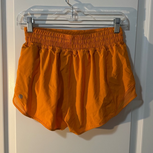 Hotty Hot High-Rise Lined Short 2.5" - Picture 2 of 4